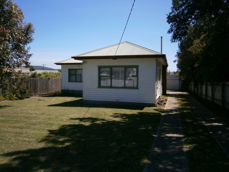 92 David, East Devonport TAS 7310