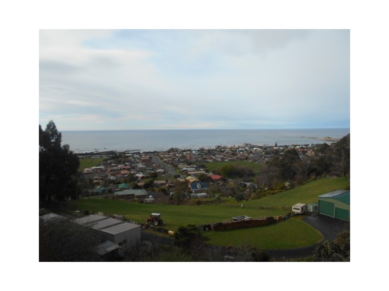 102 Upper Maud Street, West Ulverstone TAS 7315