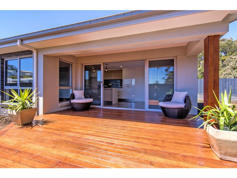 2/25 Tatiana Close, Devonport TAS 7310