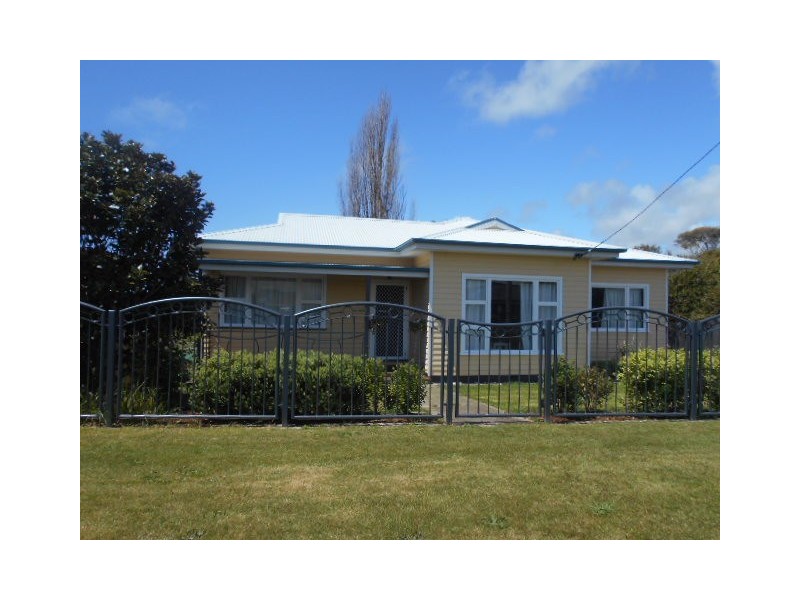 27 Heathcote Street, Ulverstone TAS 7315