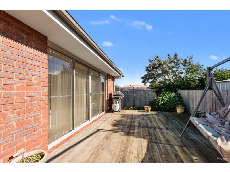 2/68 Hiller Street, Devonport TAS 7310