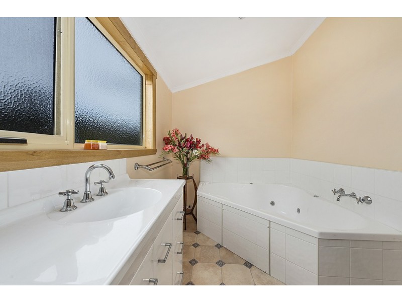 32 Camborne Drive, Acacia Hills TAS 7306