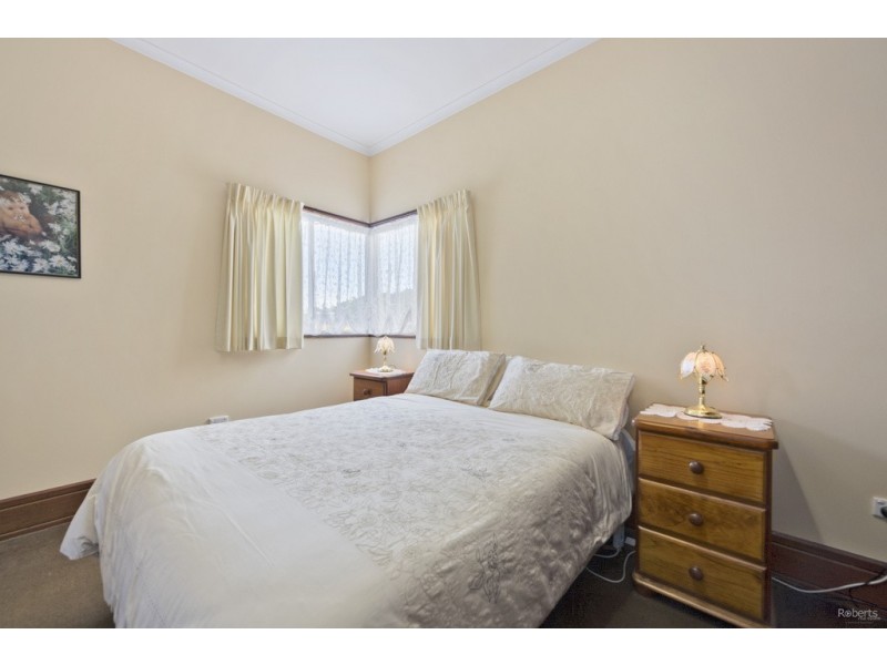 68 River Road, Ambleside TAS 7310