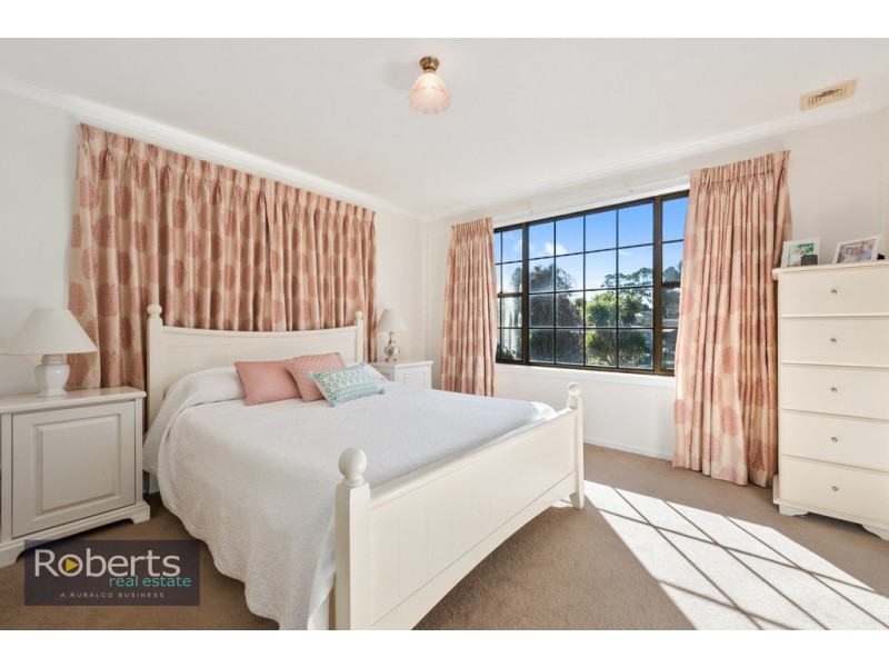 11 Wiena Crescent, Miandetta TAS 7310