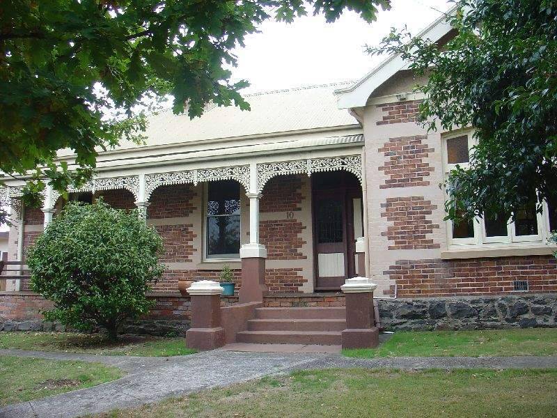 10 Victoria Parade, Devonport TAS 7310
