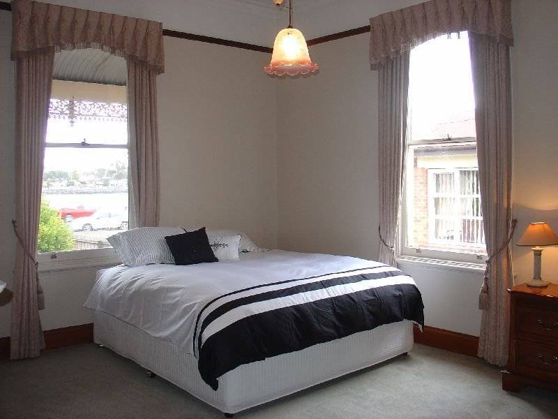10 Victoria Parade, Devonport TAS 7310