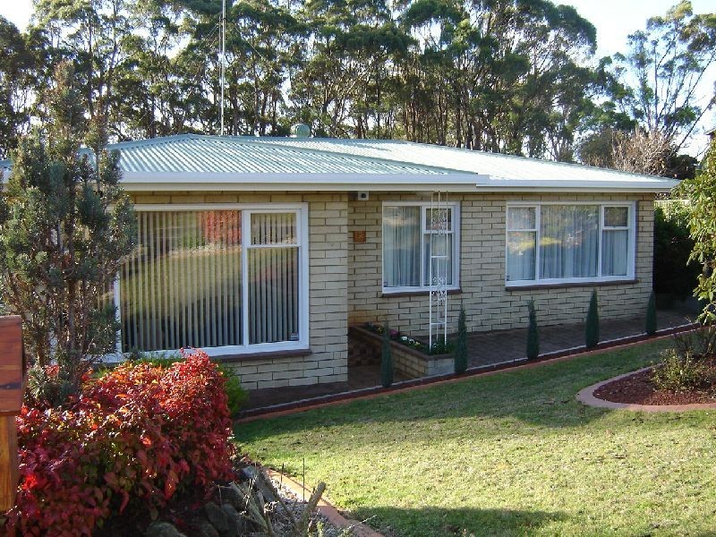 8 Pine Place, Devonport TAS 7310