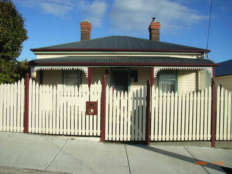 15 Henry Street, Devonport TAS 7310