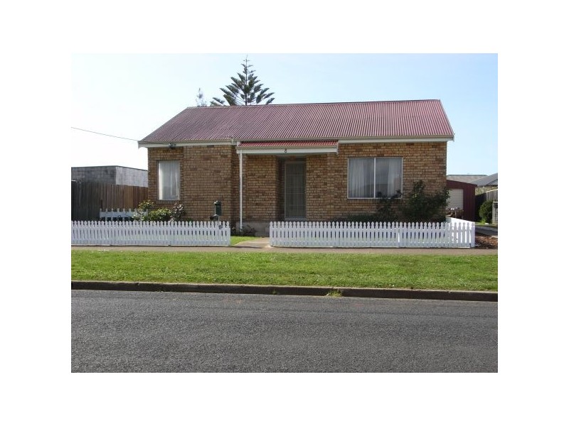 8 Charles Street, Devonport TAS 7310