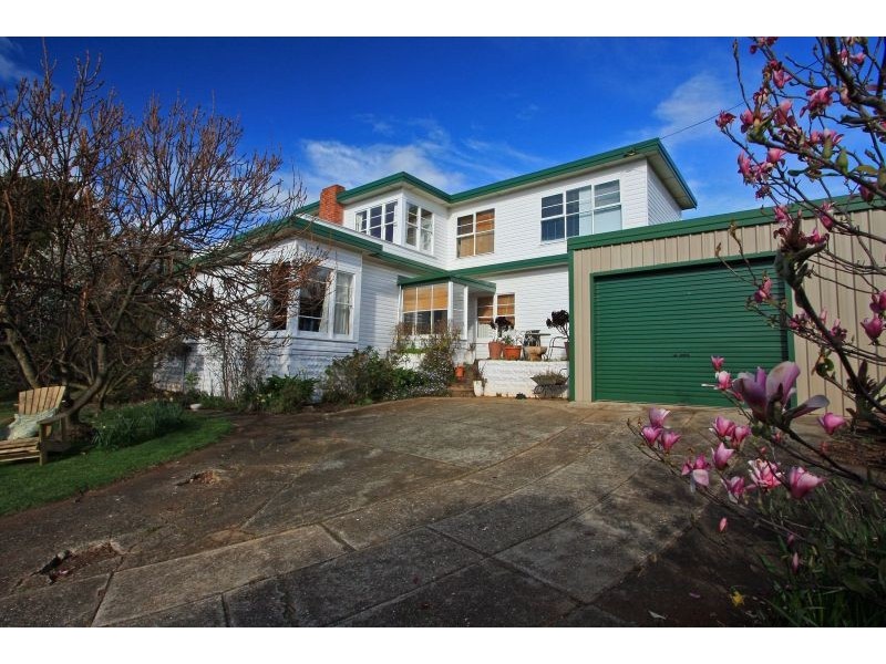 4 Payton Place, Devonport TAS 7310