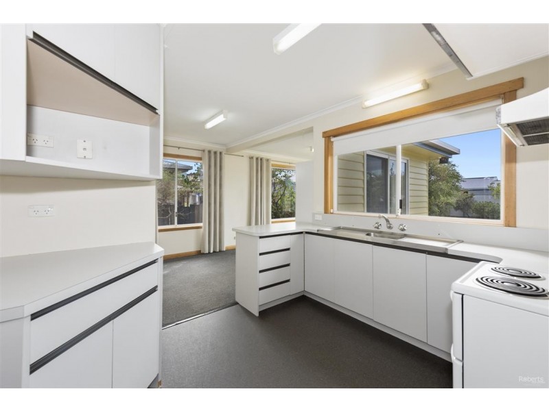 112 George Street, Devonport TAS 7310