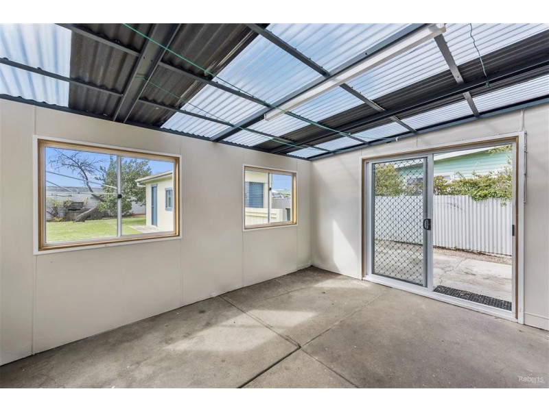 112 George Street, Devonport TAS 7310