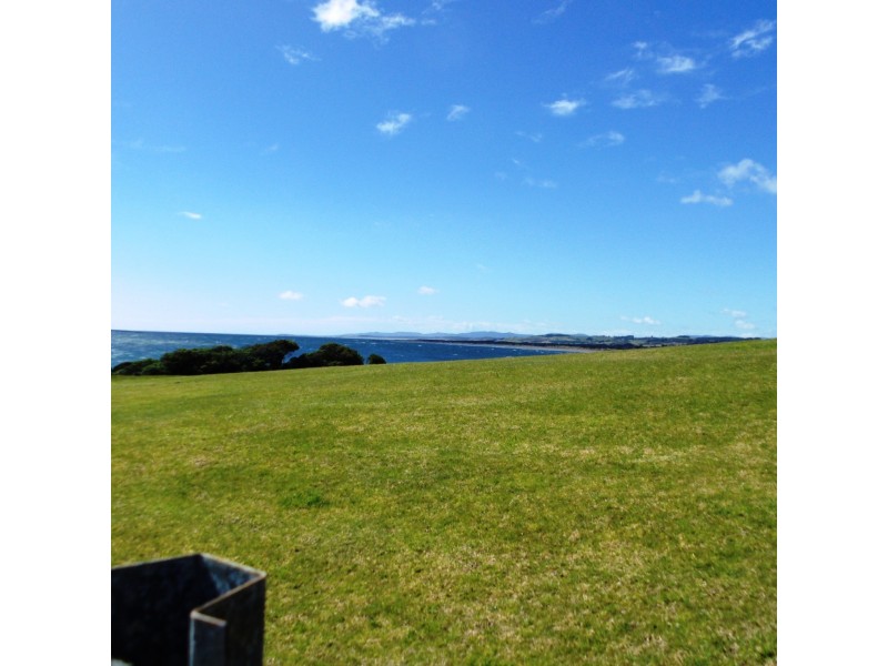 10 Illaroo Avenue, East Devonport TAS 7310