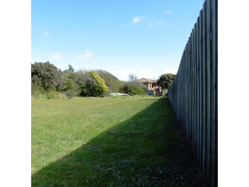 10 Illaroo Avenue, East Devonport TAS 7310