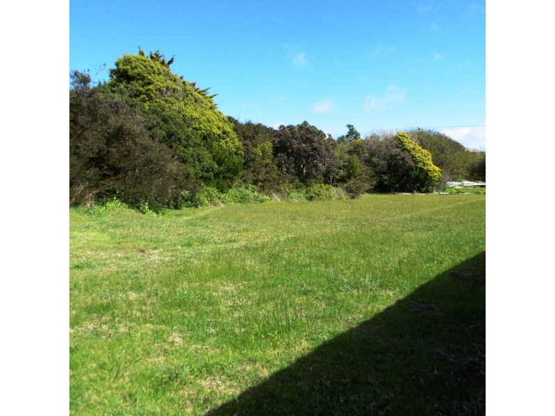 10 Illaroo Avenue, East Devonport TAS 7310