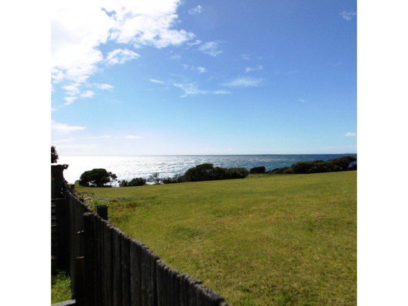 10 Illaroo Avenue, East Devonport TAS 7310