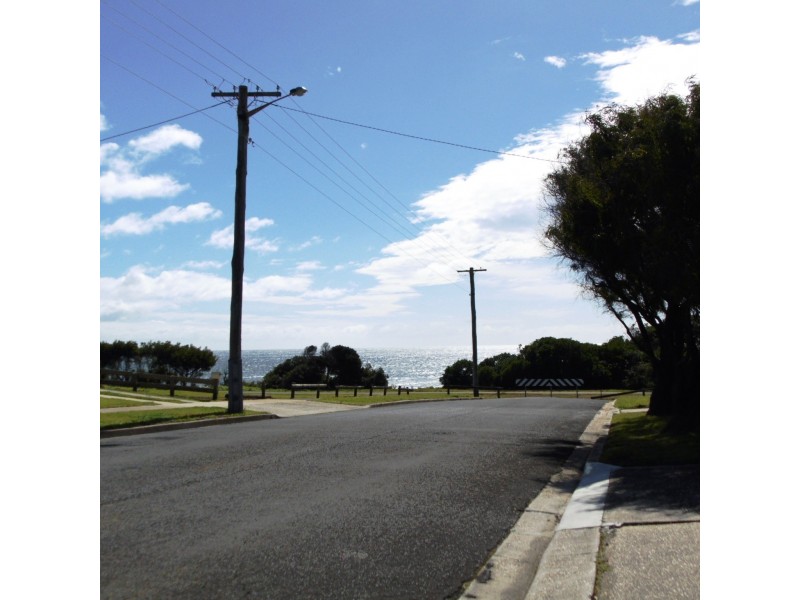 10 Illaroo Avenue, East Devonport TAS 7310