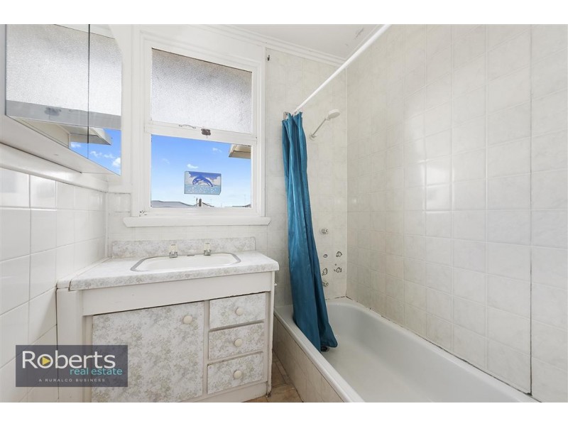 18 Raymond Avenue, Devonport TAS 7310