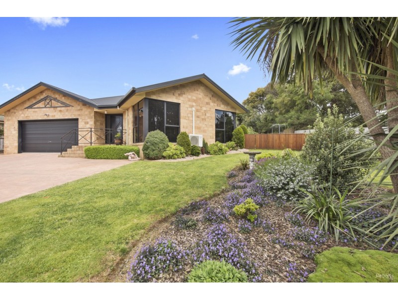 42 St Andrews Drive, Devonport TAS 7310