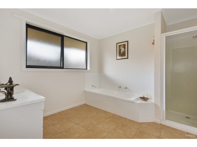 42 St Andrews Drive, Devonport TAS 7310