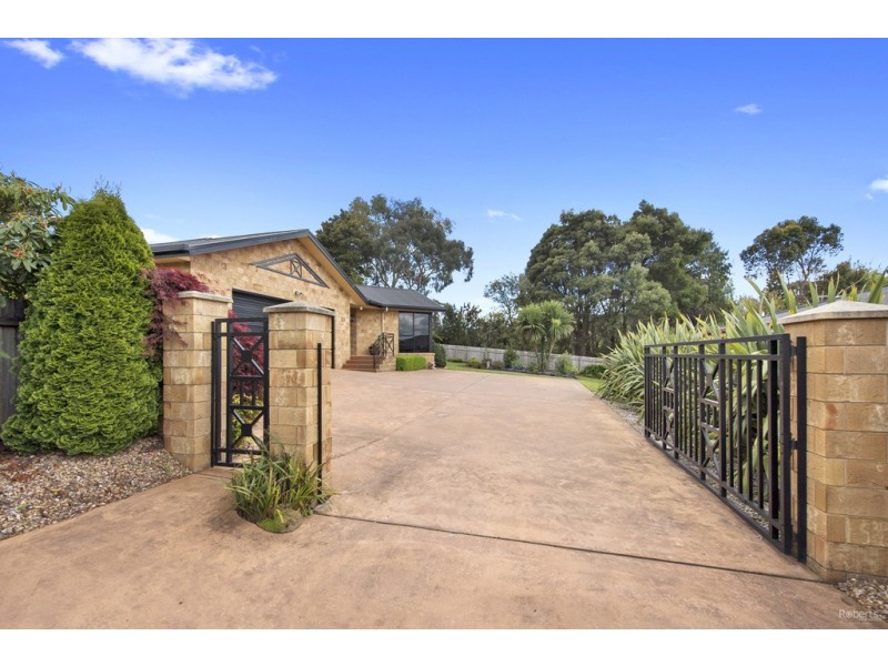 42 St Andrews Drive, Devonport TAS 7310