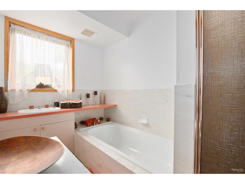 1/4 Berrigan Road, Miandetta TAS 7310