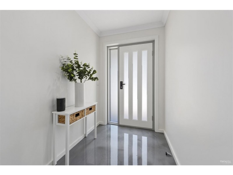 1/25 Tatiana Close, Devonport TAS 7310