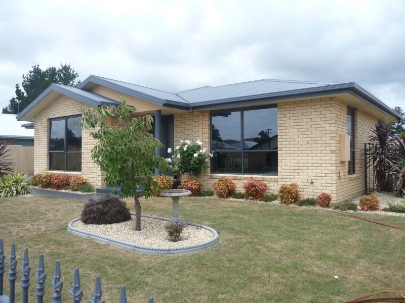 2 Cherry Grove, Latrobe TAS 7307