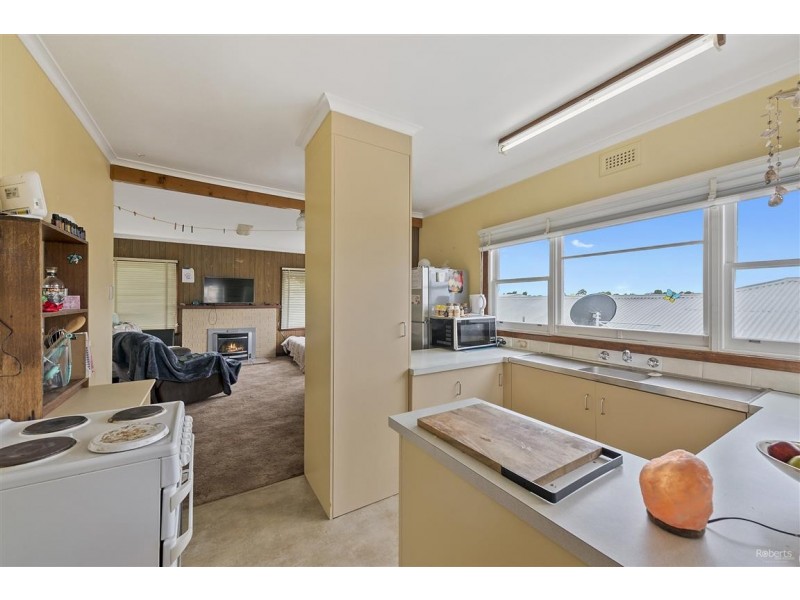28 Middle Road, Devonport TAS 7310