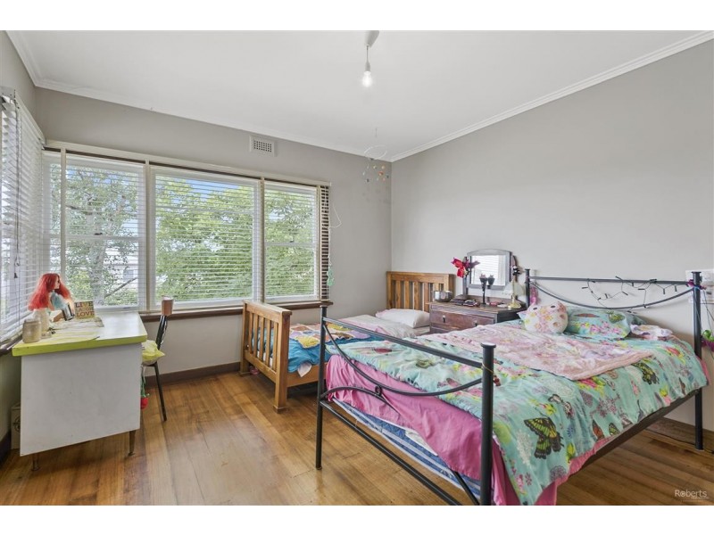 28 Middle Road, Devonport TAS 7310