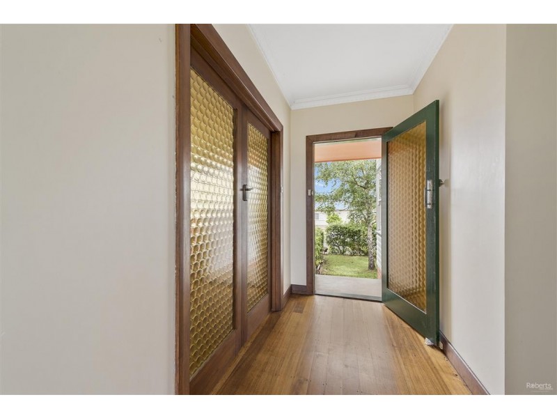 28 Middle Road, Devonport TAS 7310