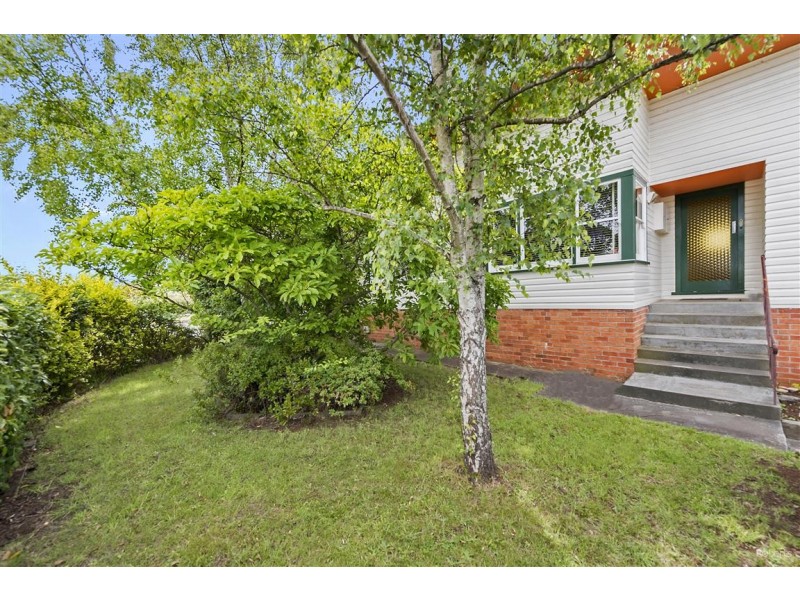 28 Middle Road, Devonport TAS 7310