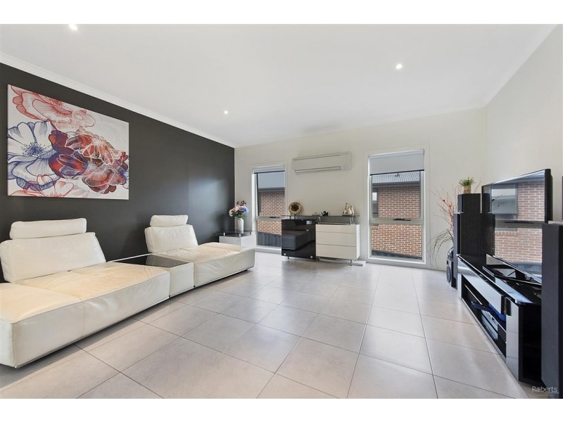 27 Georgiana Street, Devonport TAS 7310