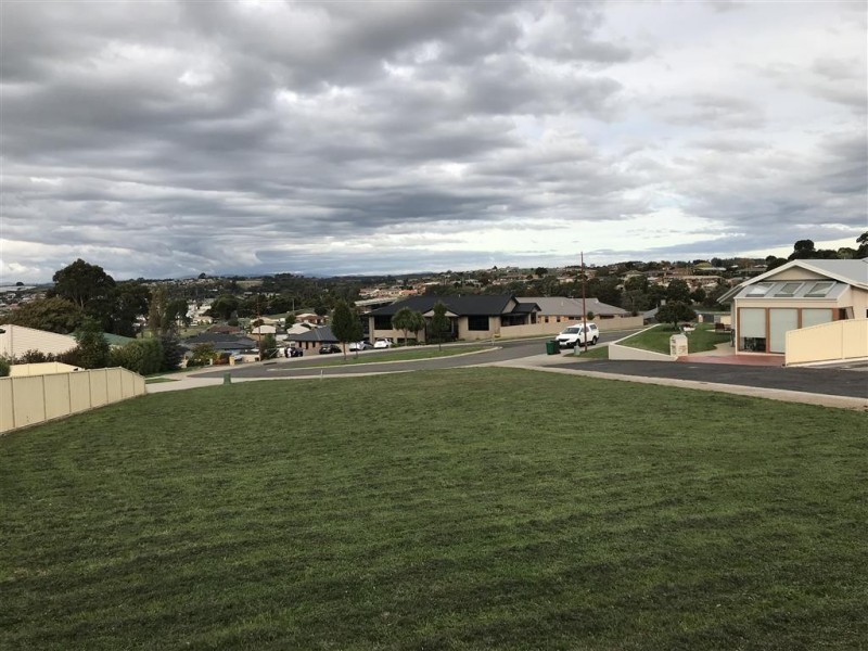 8 Rowena Court, Devonport TAS 7310