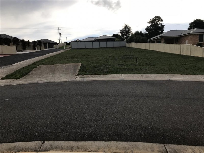 8 Rowena Court, Devonport TAS 7310