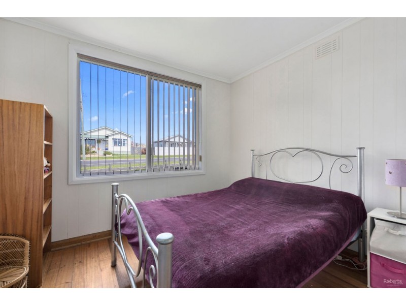 90 George Street, Devonport TAS 7310