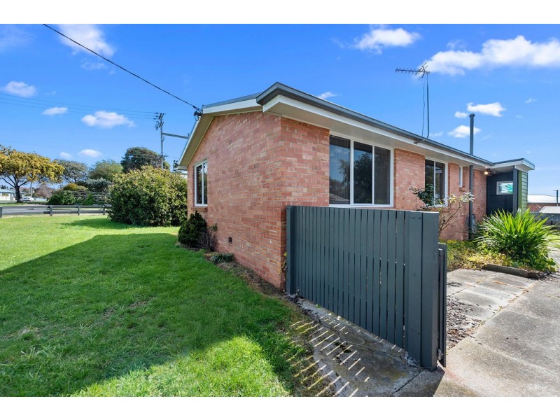 90 George Street, Devonport TAS 7310