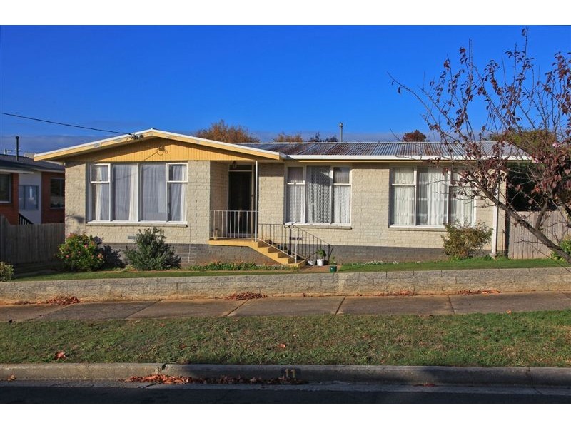 11 McBride Street, Devonport TAS 7310