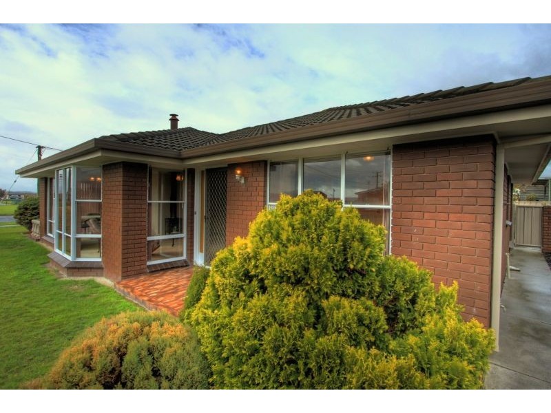 1/147 Gunn Street, Devonport TAS 7310