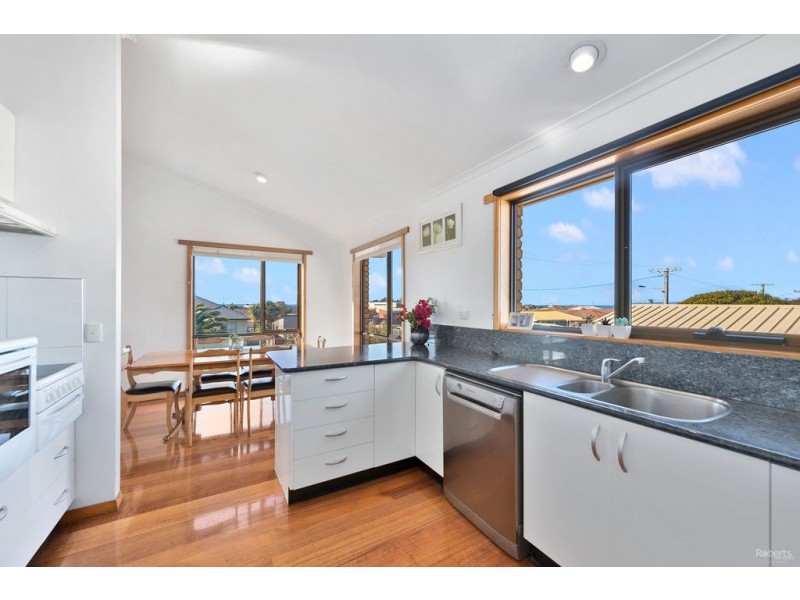 120 Ronald Street, Devonport TAS 7310