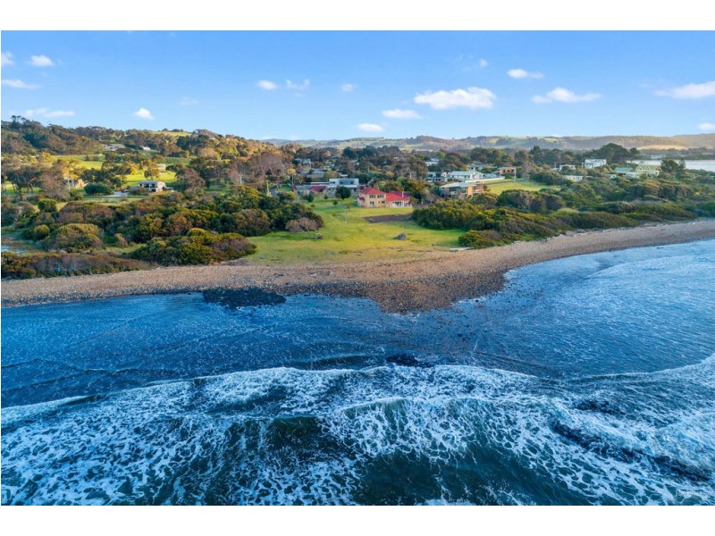 99 Beach Road, Leith TAS 7315