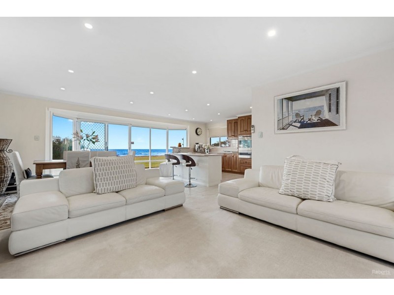99 Beach Road, Leith TAS 7315