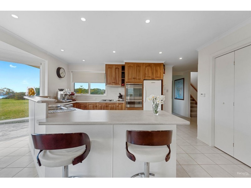 99 Beach Road, Leith TAS 7315