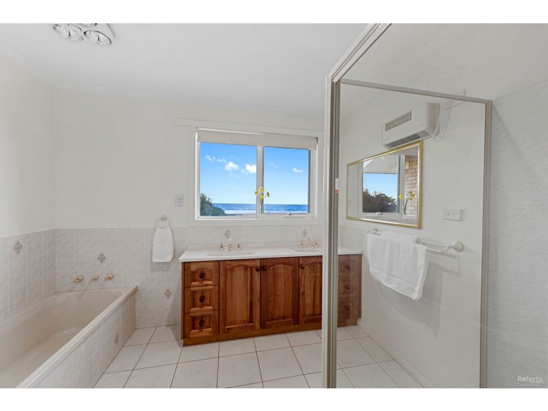 99 Beach Road, Leith TAS 7315