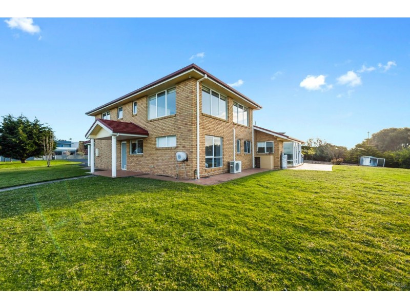 99 Beach Road, Leith TAS 7315