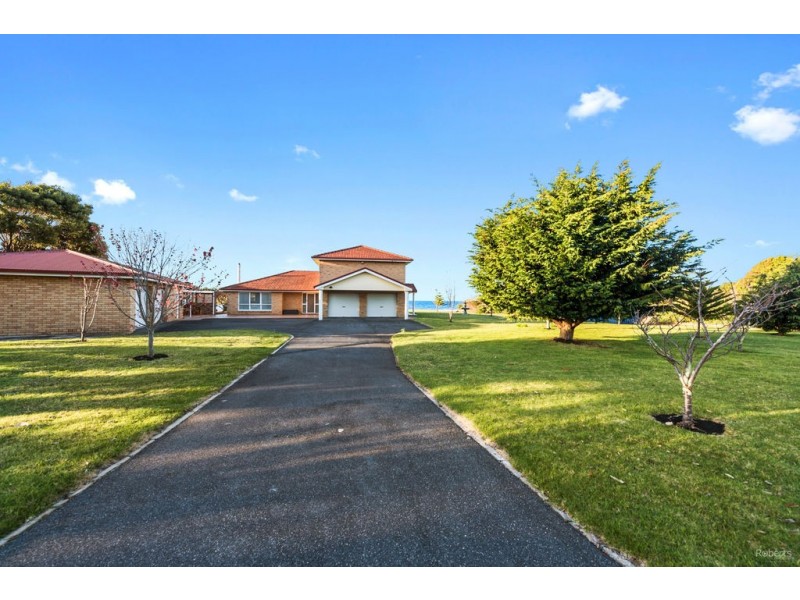 99 Beach Road, Leith TAS 7315