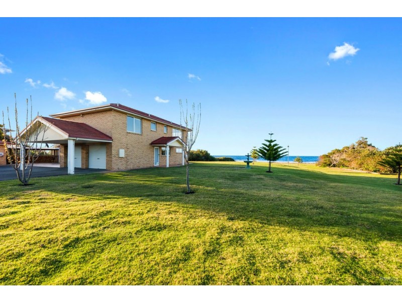 99 Beach Road, Leith TAS 7315