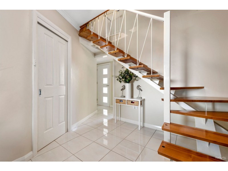 15 Haines Place, Devonport TAS 7310