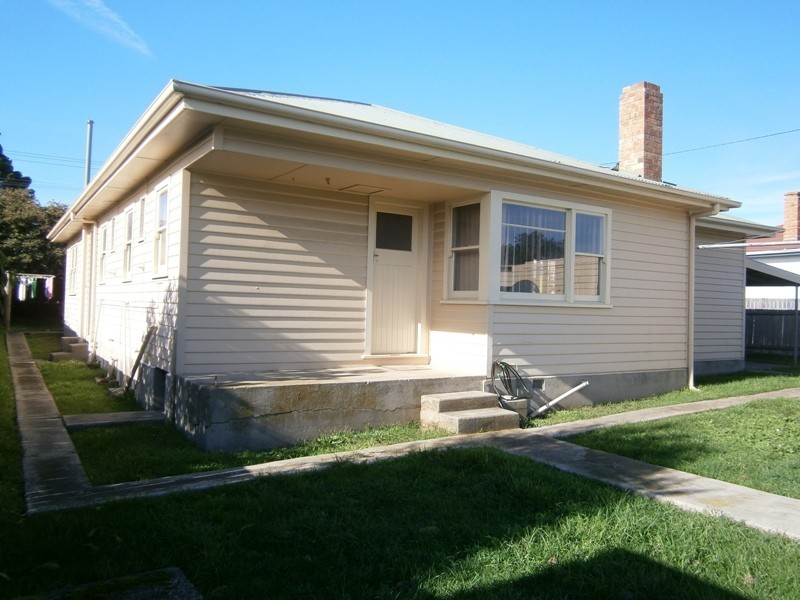 2/104 Tarleton Street, East Devonport TAS 7310