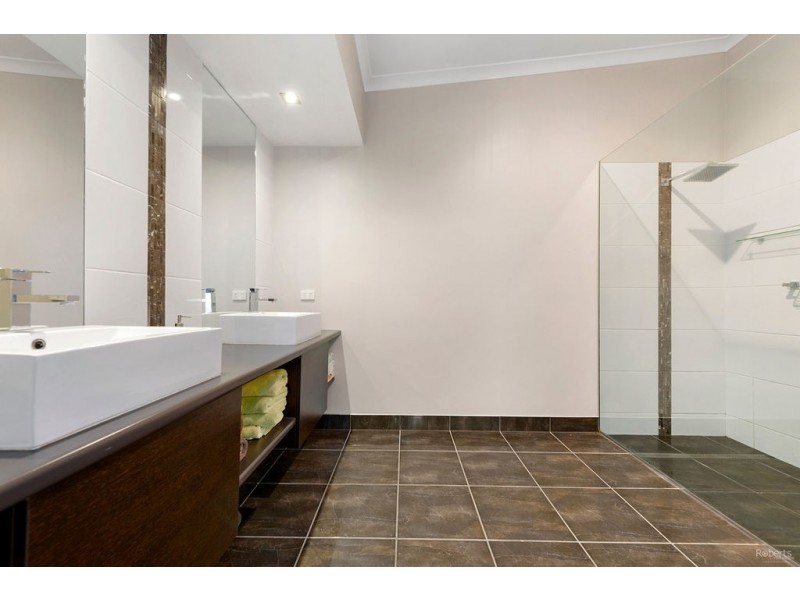 198 Parker Street, Devonport TAS 7310